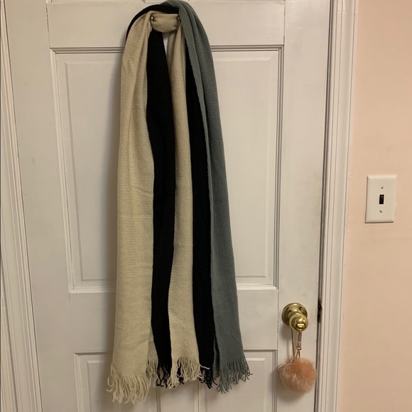 Tri-Color Scarf - Picture 3 of 5